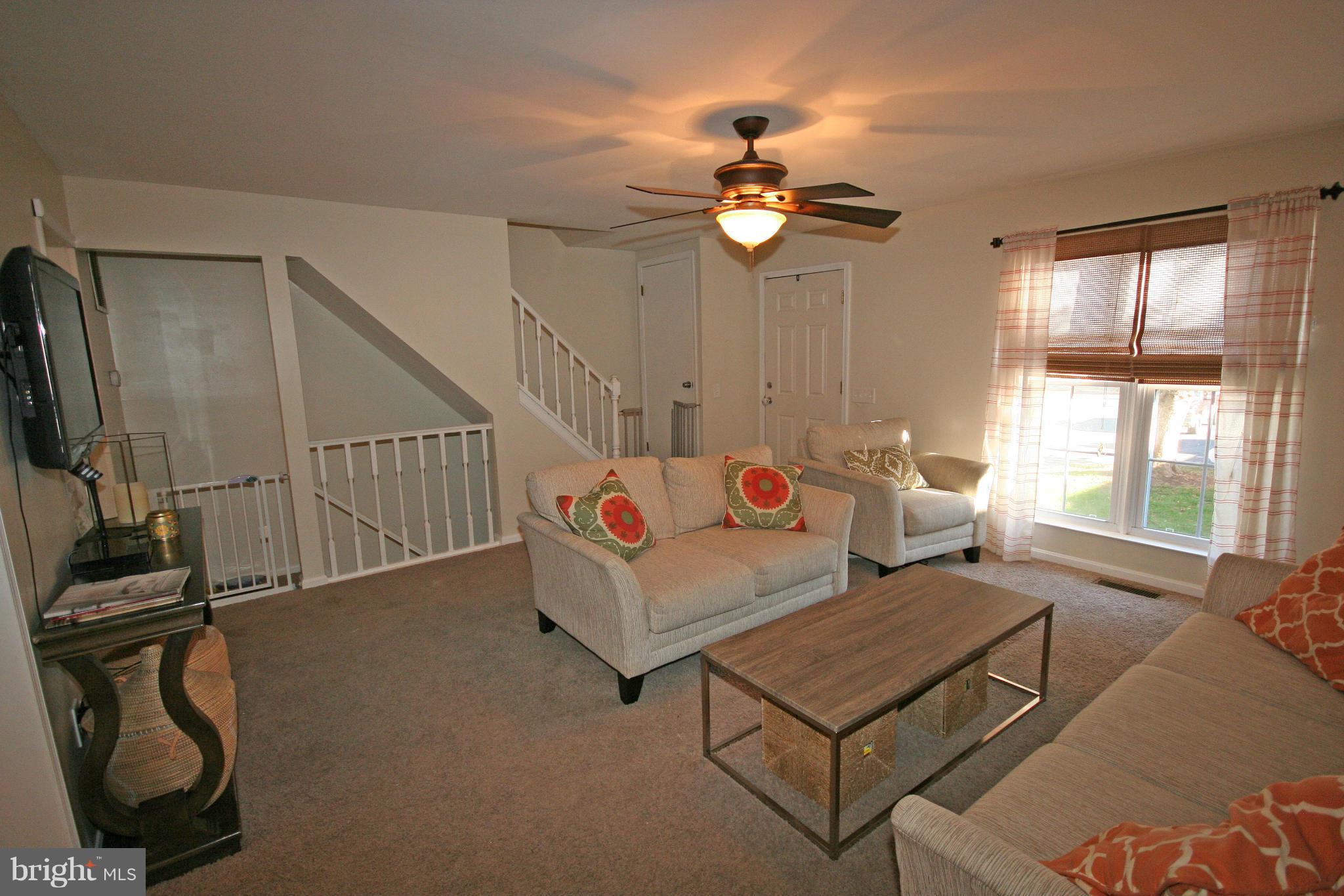 1632 Colonial Way Frederick, MD 21702 - Photo 9 of 28 Living Room