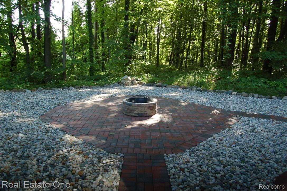 7933 Dubuque Road Clarkston, MI 48348 - Photo 21 of 26 6firepit.jpg
