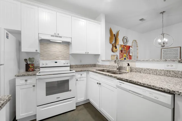 $275,000 | 7219 Althorp Way, Unit L4, Nashville, TN 37211