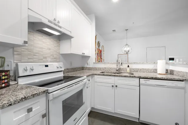 $275,000 | 7219 Althorp Way, Unit L4, Nashville, TN 37211