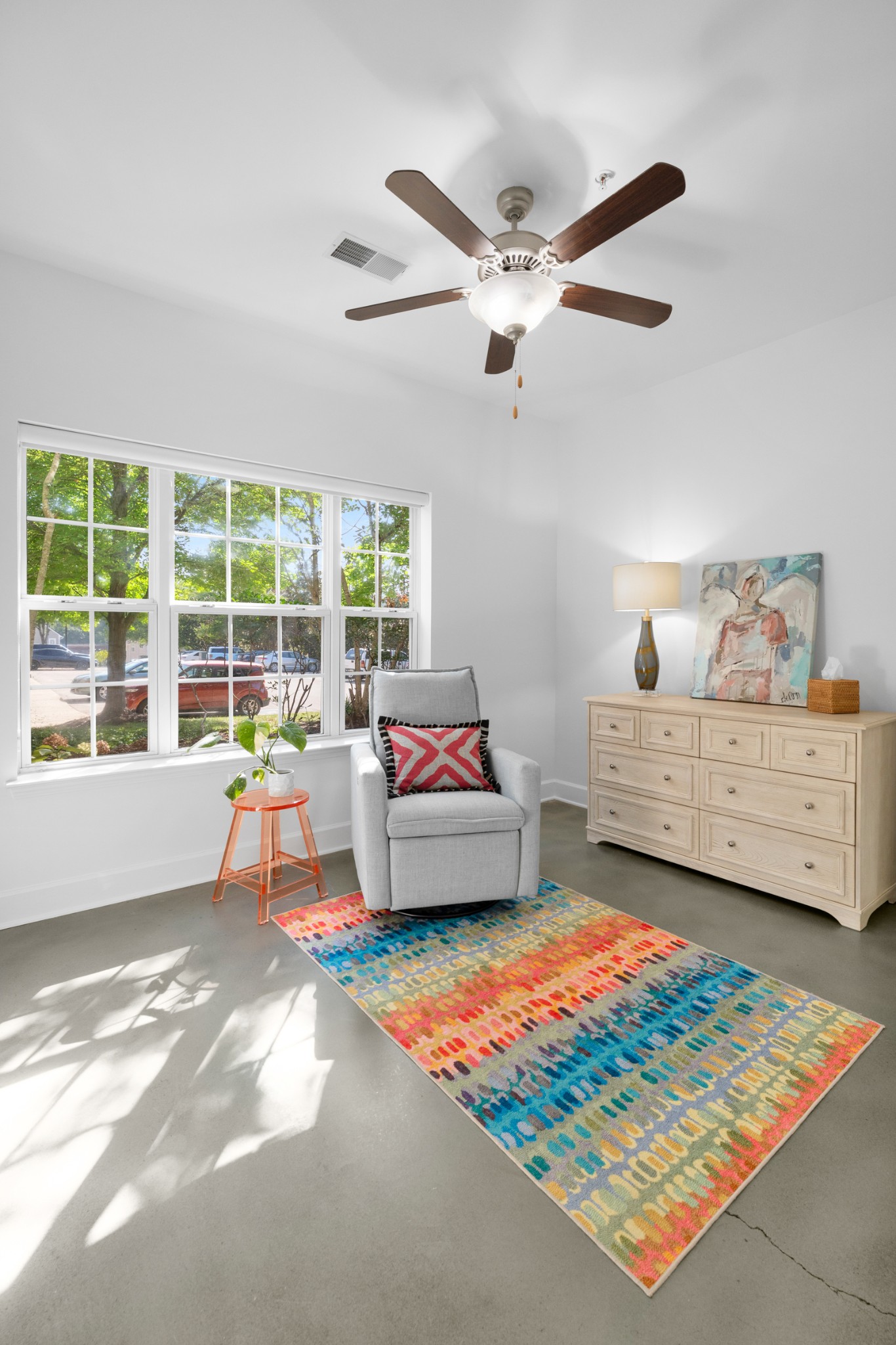 7219 Althorp Way, Unit L4 Nashville, TN 37211 - Photo 21 of 36 a living room with furniture and a rug