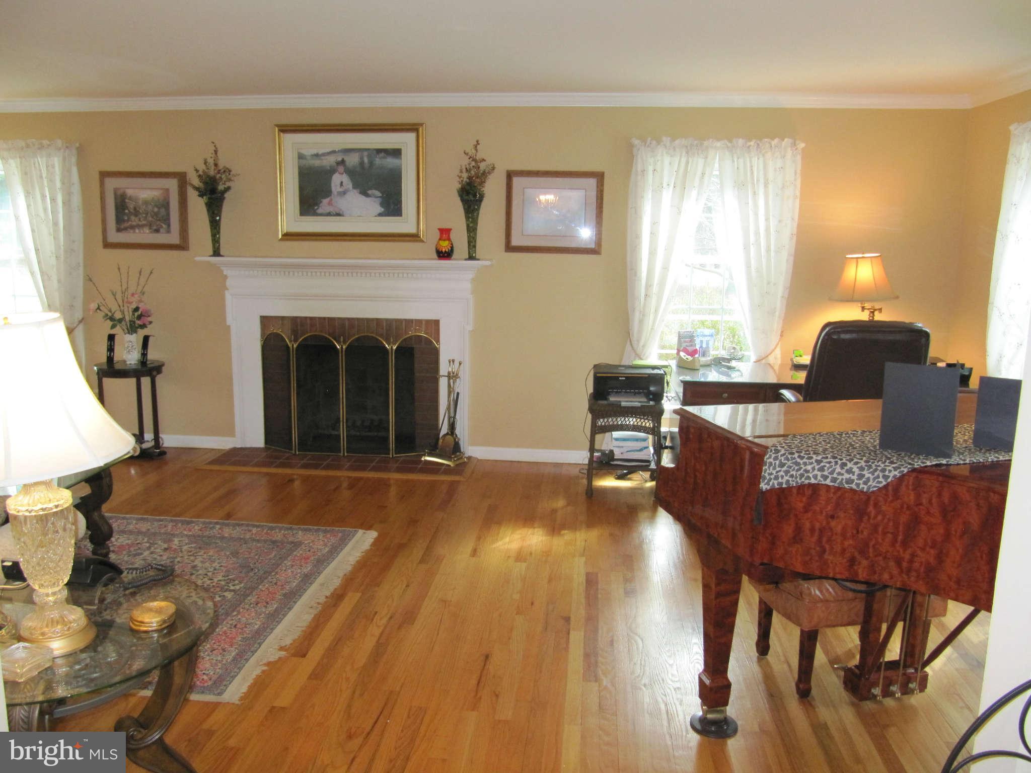5700 Williams Road Hydes, MD 21082 - Photo 7 of 27 Living Room