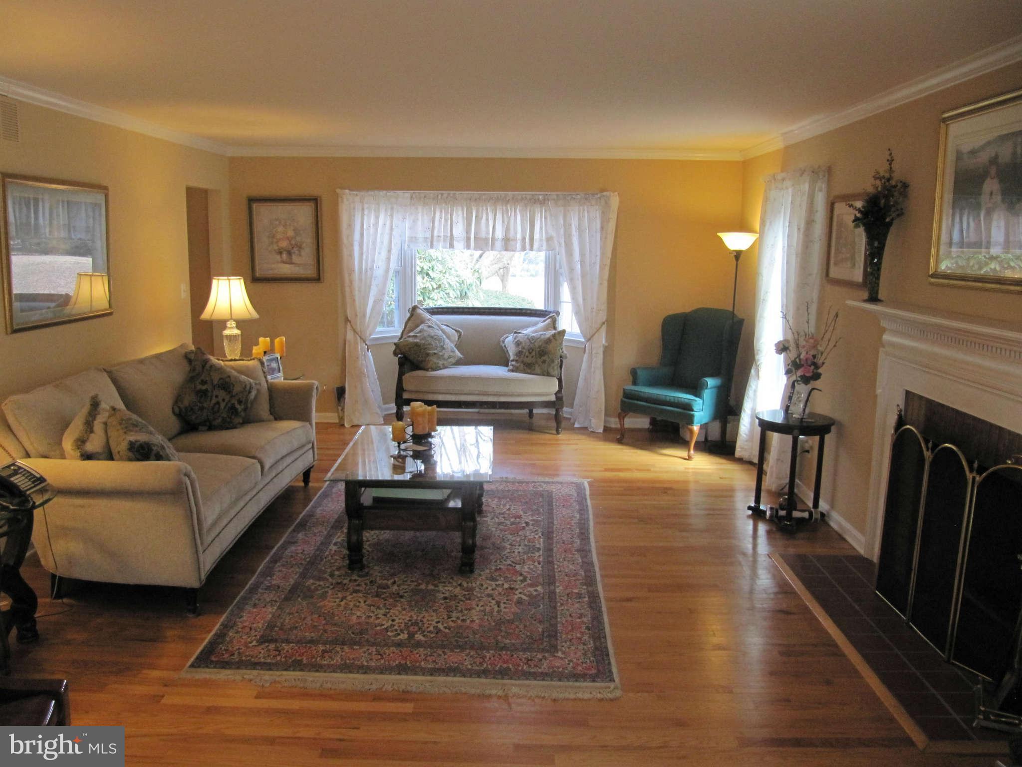 5700 Williams Road Hydes, MD 21082 - Photo 8 of 27 Living Room