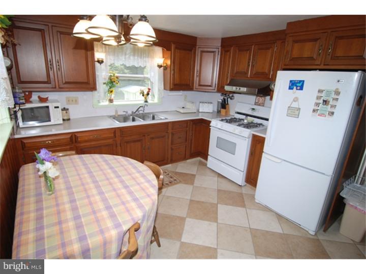 2310 Berkley Road Reading, PA 19605 - Photo 3 of 25 Kitchen
