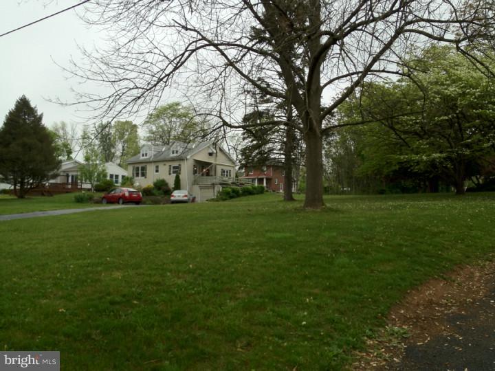 2310 Berkley Road Reading, PA 19605 - Photo 9 of 25 Back Yard