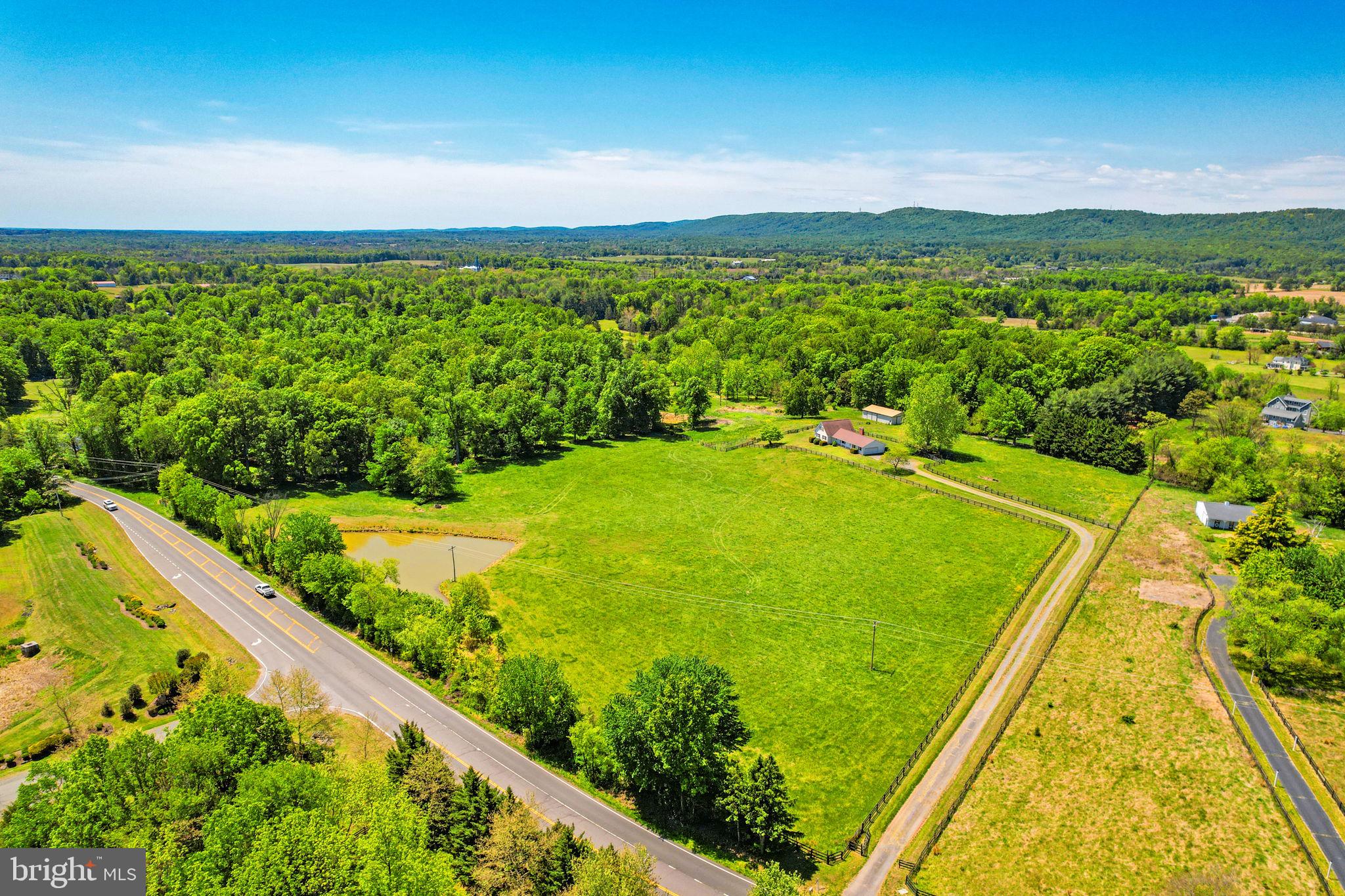 40297 Braddock Road Aldie, VA 20105 - Photo 11 of 76