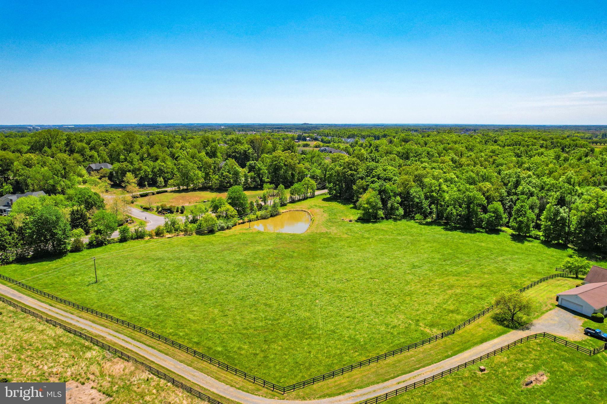 40297 Braddock Road Aldie, VA 20105 - Photo 13 of 76