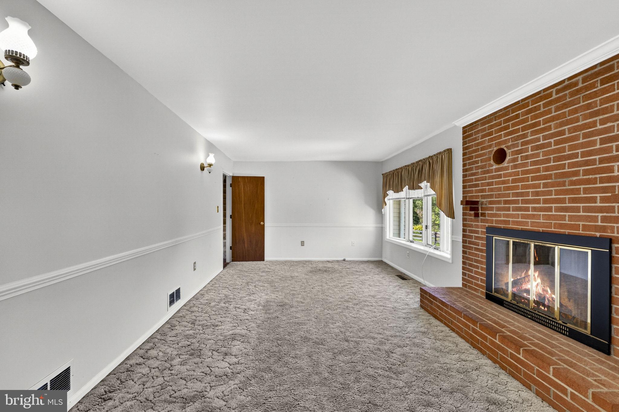40297 Braddock Road Aldie, VA 20105 - Photo 38 of 76 Family Room