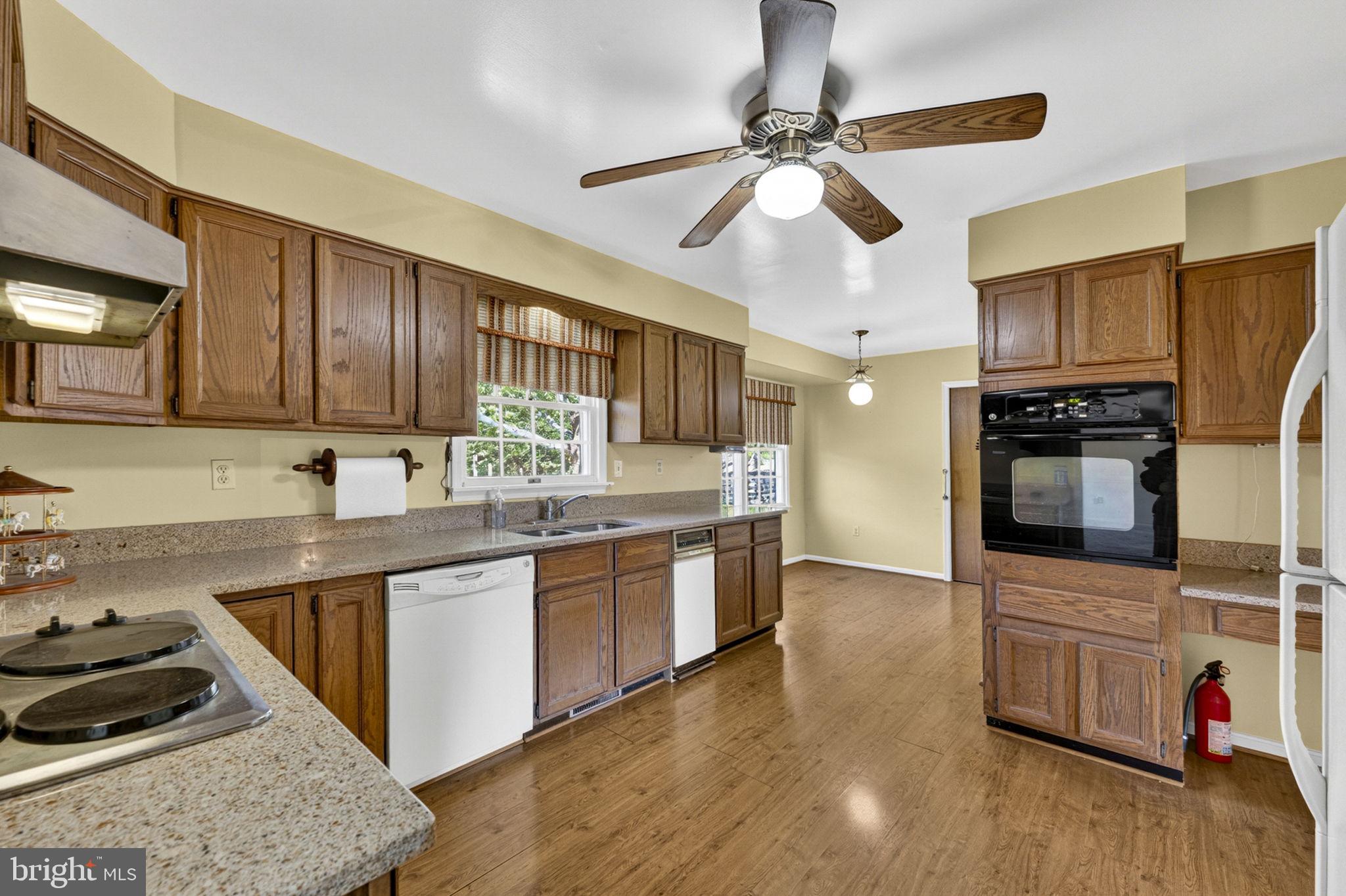 40297 Braddock Road Aldie, VA 20105 - Photo 41 of 76 Kitchen