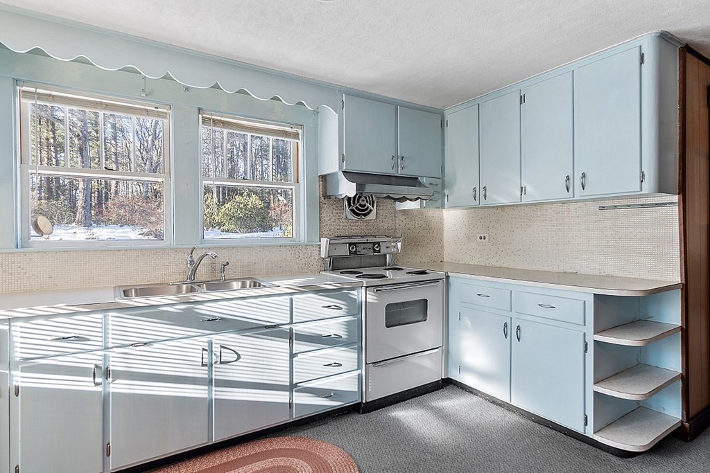 237 Ellis Road Westminster, MA 01473 - Photo 3 of 35 Gallery Image 3