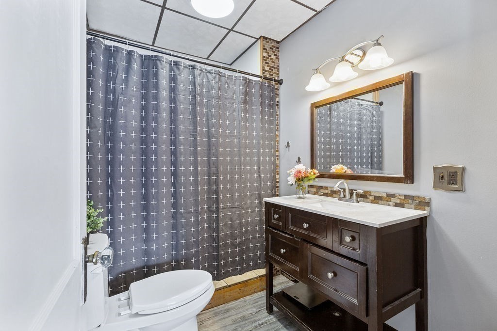 1174 Riverside Avenue Somerset, MA 02726 - Photo 9 of 36