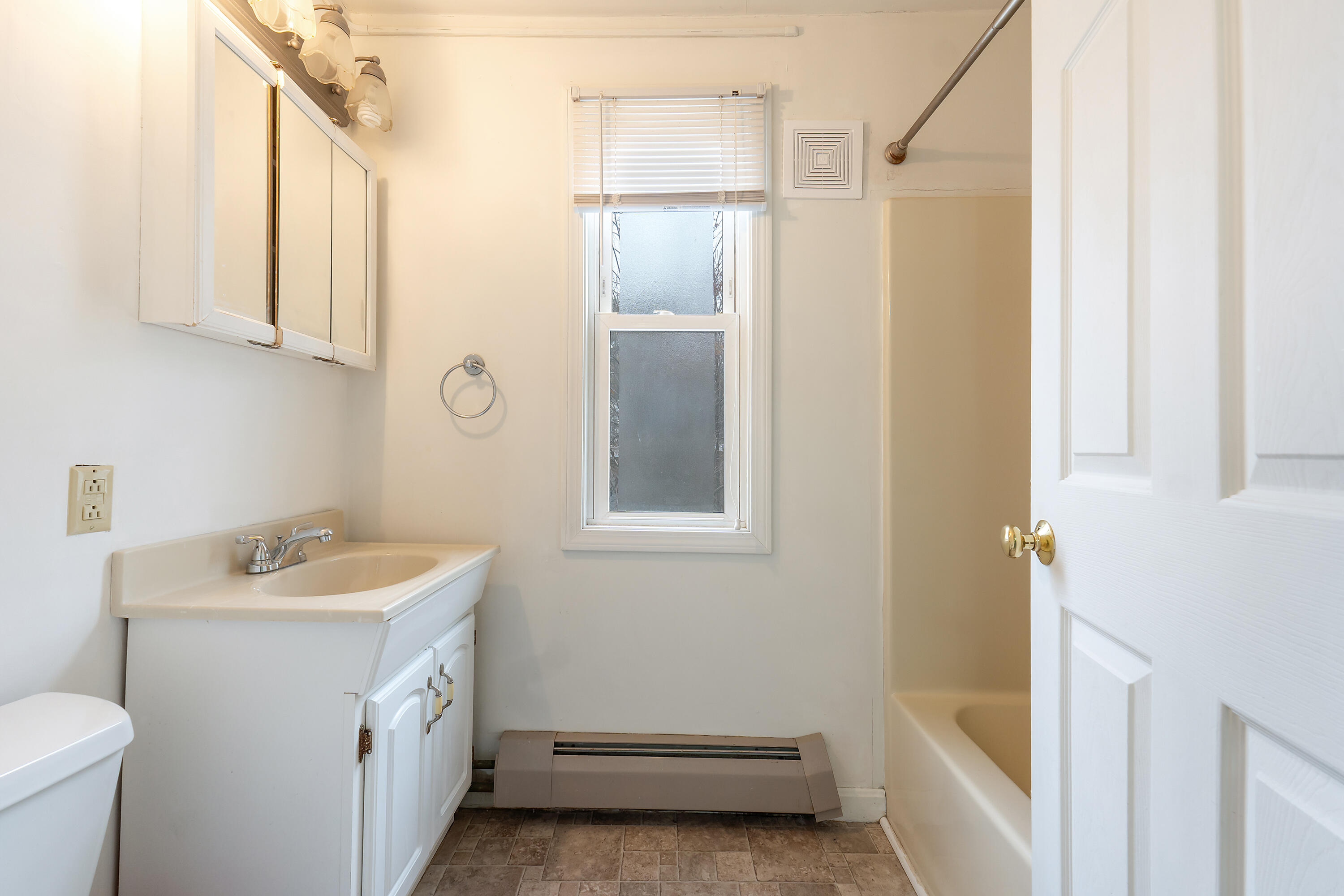 44 Mary Carroll Street Auburn, ME 04210 - Photo 17 of 23 44 Mary Carroll St_127