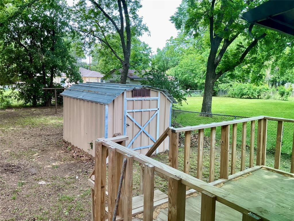 1109 North Howeth Street Gainesville, TX 76240 - Photo 11 of 11