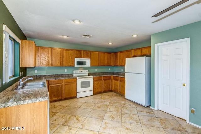 2406 West Carson Road Phoenix, AZ 85041 - Photo 5 of 24 20180616135215865511000000-o