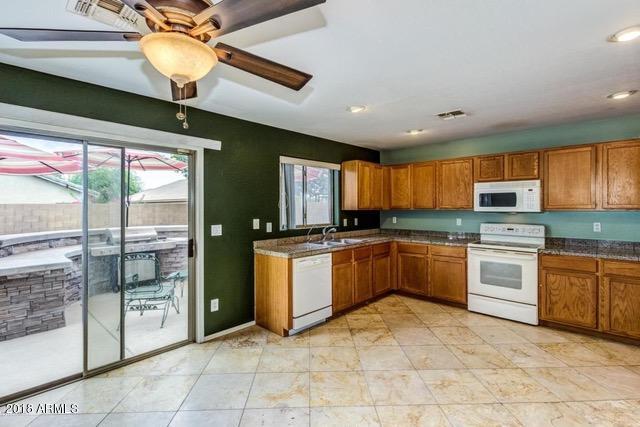 2406 West Carson Road Phoenix, AZ 85041 - Photo 6 of 24 20180616135159688262000000-o