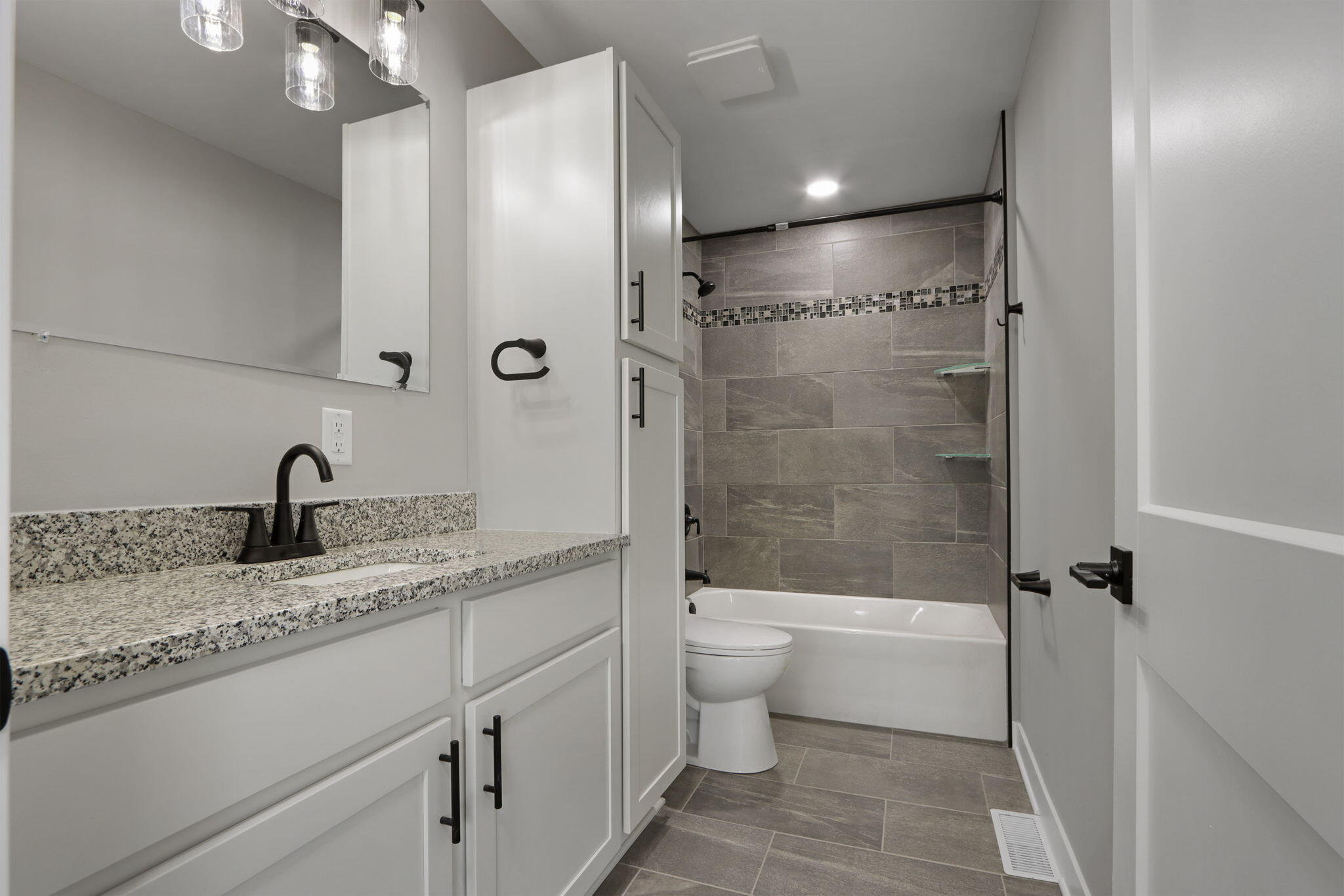 1703 84th Place Kenosha, WI 53143 - Photo 12 of 23 13-web-or-mls-1703 84th Pl, Kenosha, WI