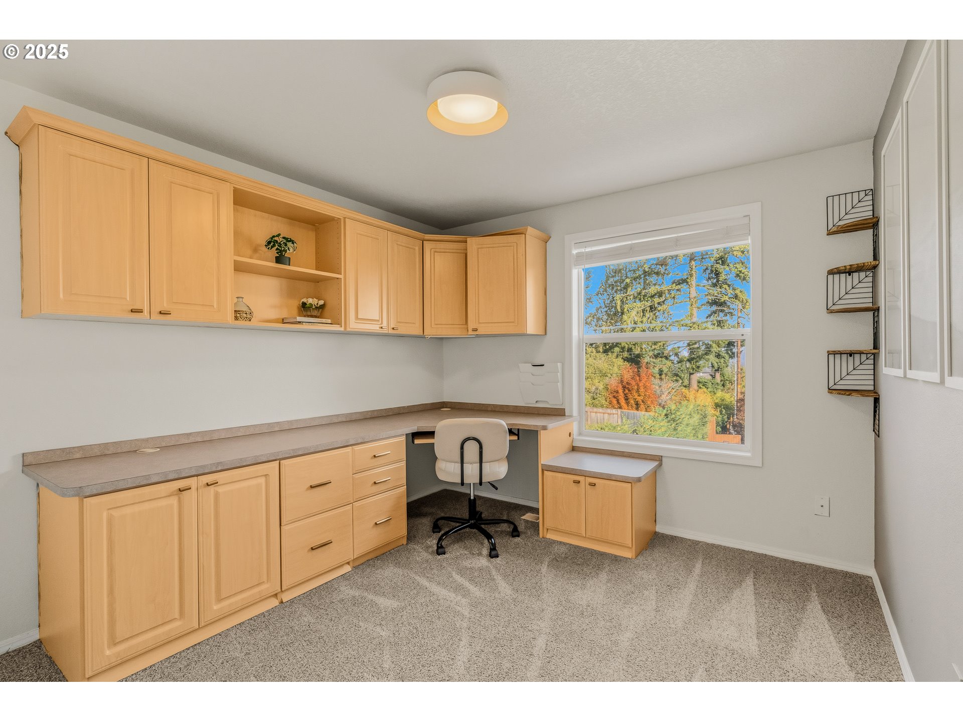 18164 Southwest Fallatin Loop Beaverton, OR 97007 - Photo 16 of 46 Gallery Image 16