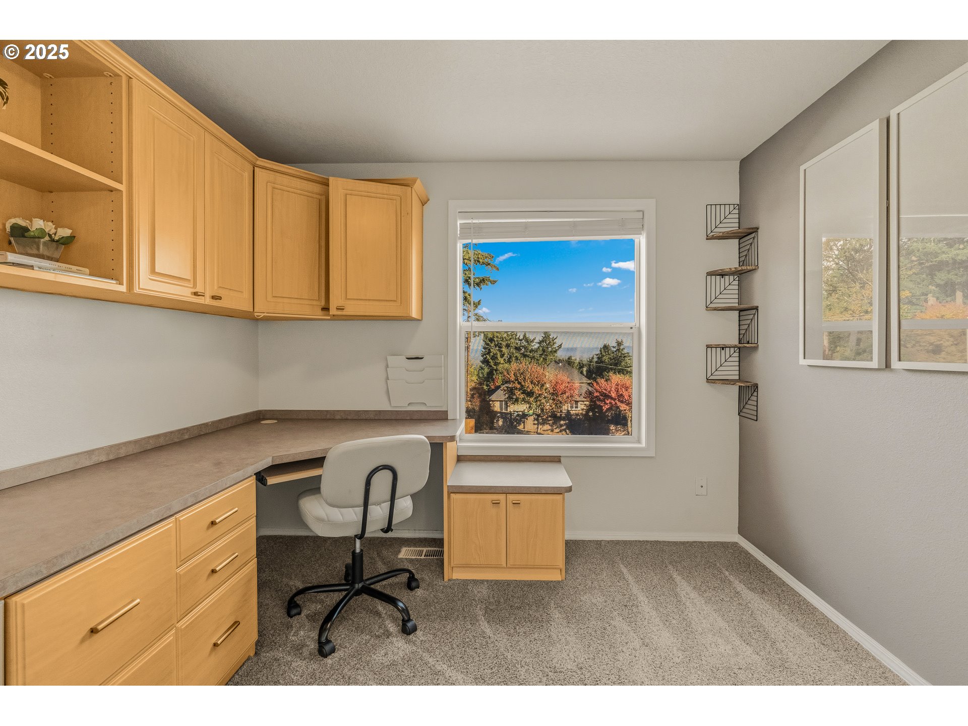 18164 Southwest Fallatin Loop Beaverton, OR 97007 - Photo 17 of 46 Gallery Image 17