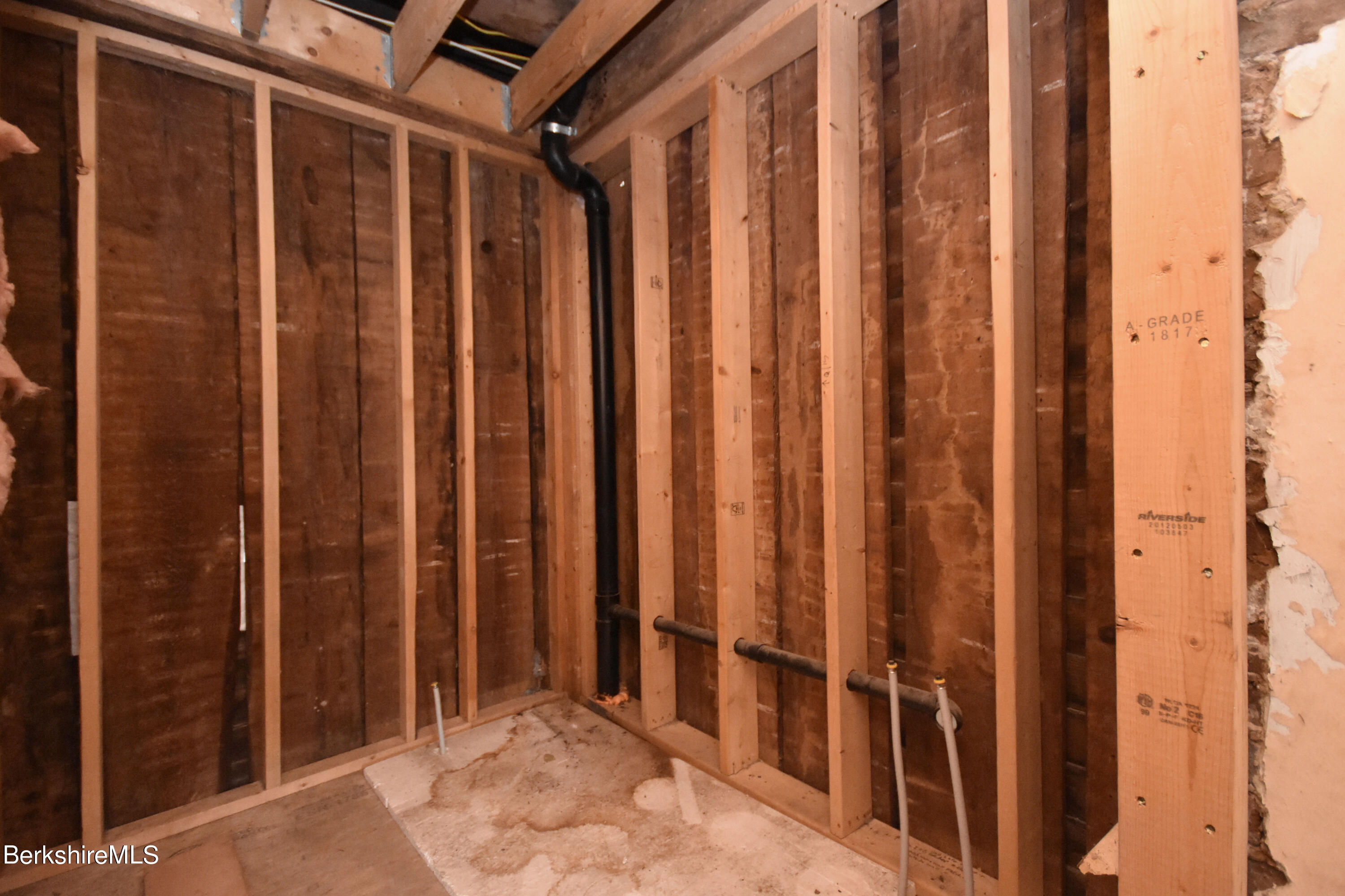 110 Tyringham Road Lee, MA 01238 - Photo 48 of 60 a view of wooden balcony