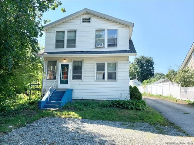 $1,600 | 486 Mohegan Ave Parkway, Quaker Hill, CT 06375