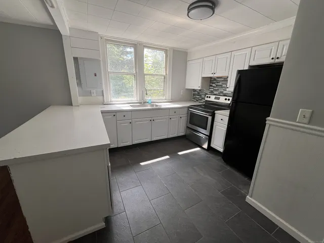 $1,600 | 486 Mohegan Ave Parkway, Quaker Hill, CT 06375