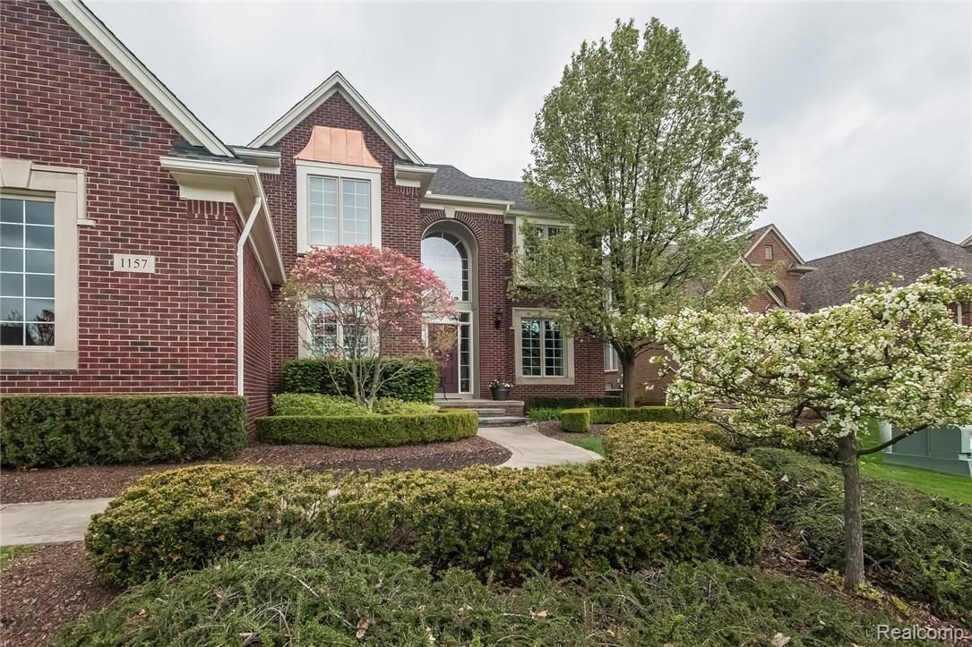 1157 Krista Court Rochester, MI 48307 - Photo 3 of 39 053-4095398-medium.jpg