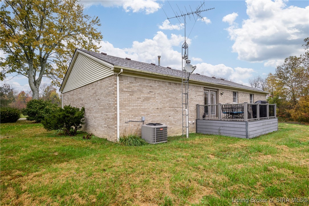 10075 East Blue River Road Pekin, IN 47165 - Photo 32 of 37