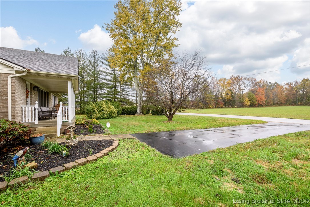 10075 East Blue River Road Pekin, IN 47165 - Photo 5 of 37