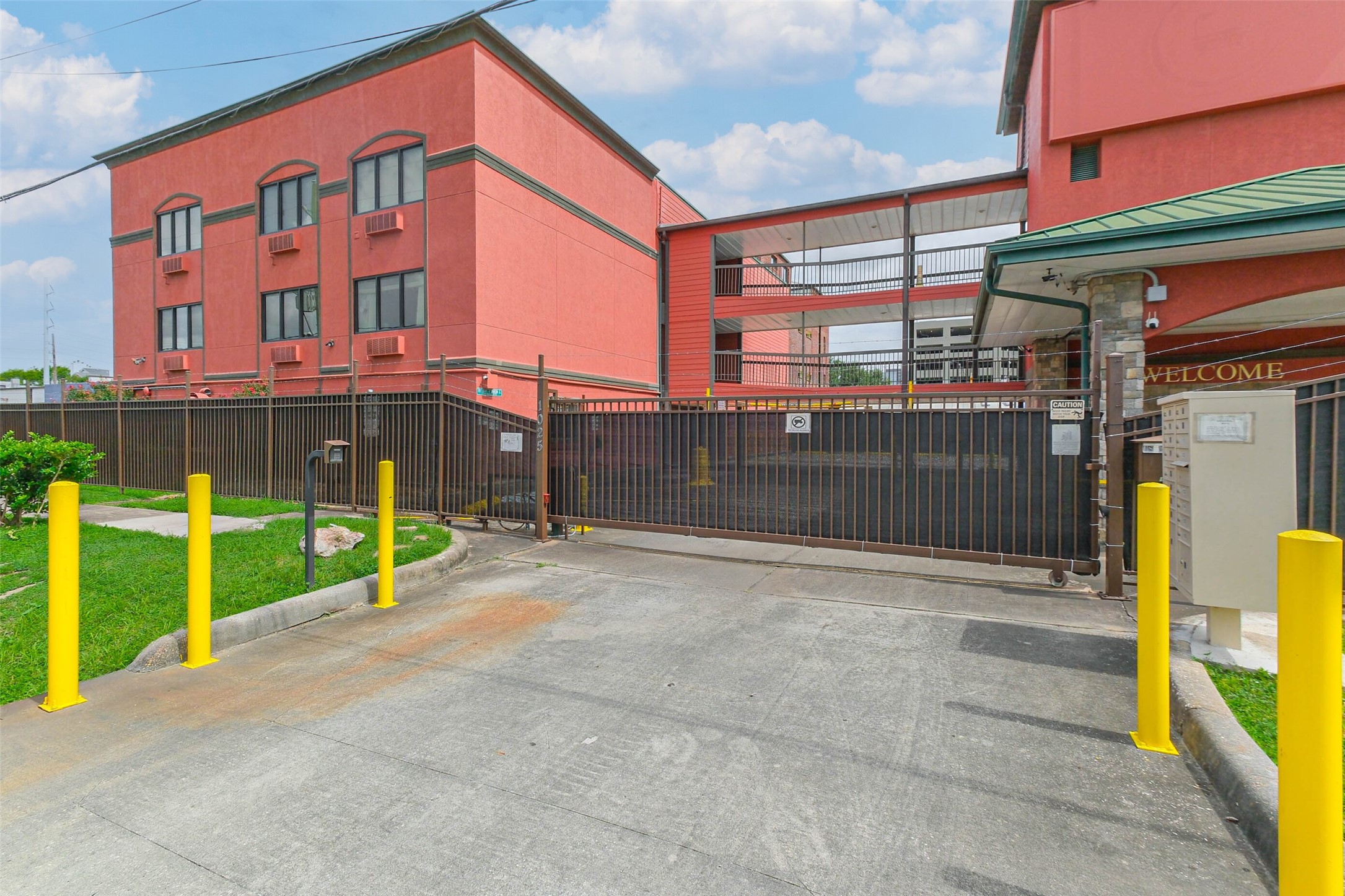 1025 Swanson Street, Unit 210 Houston, TX 77030 - Photo 2 of 19