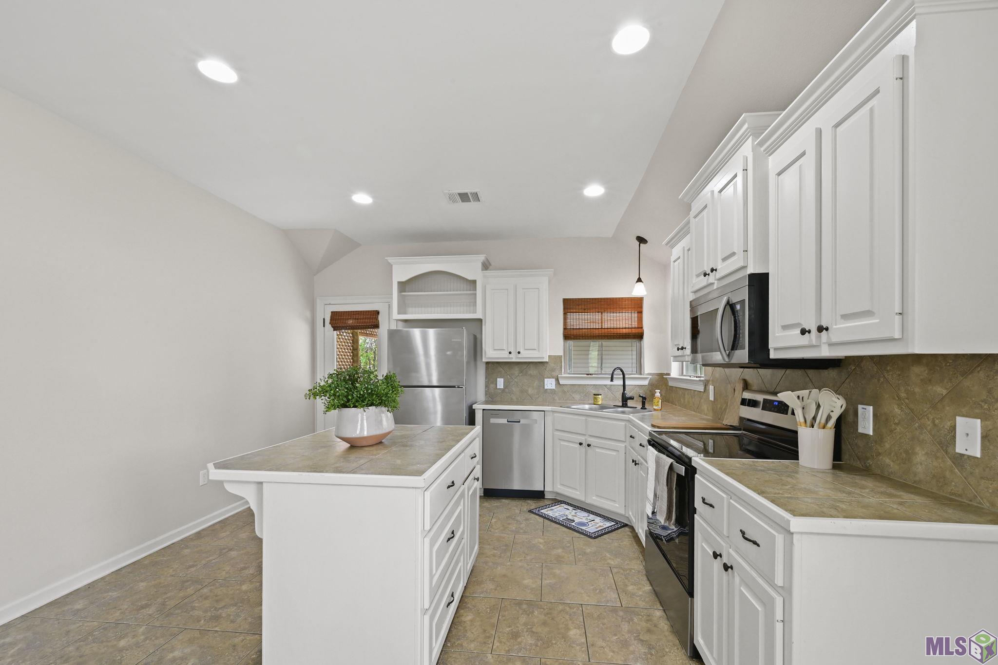 17239 Rue Le Norde Prairieville, LA 70769 - Photo 5 of 20 Gallery Image 5