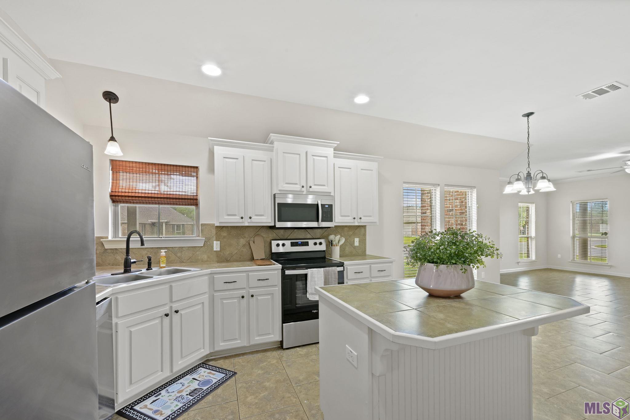 17239 Rue Le Norde Prairieville, LA 70769 - Photo 6 of 20 Gallery Image 6
