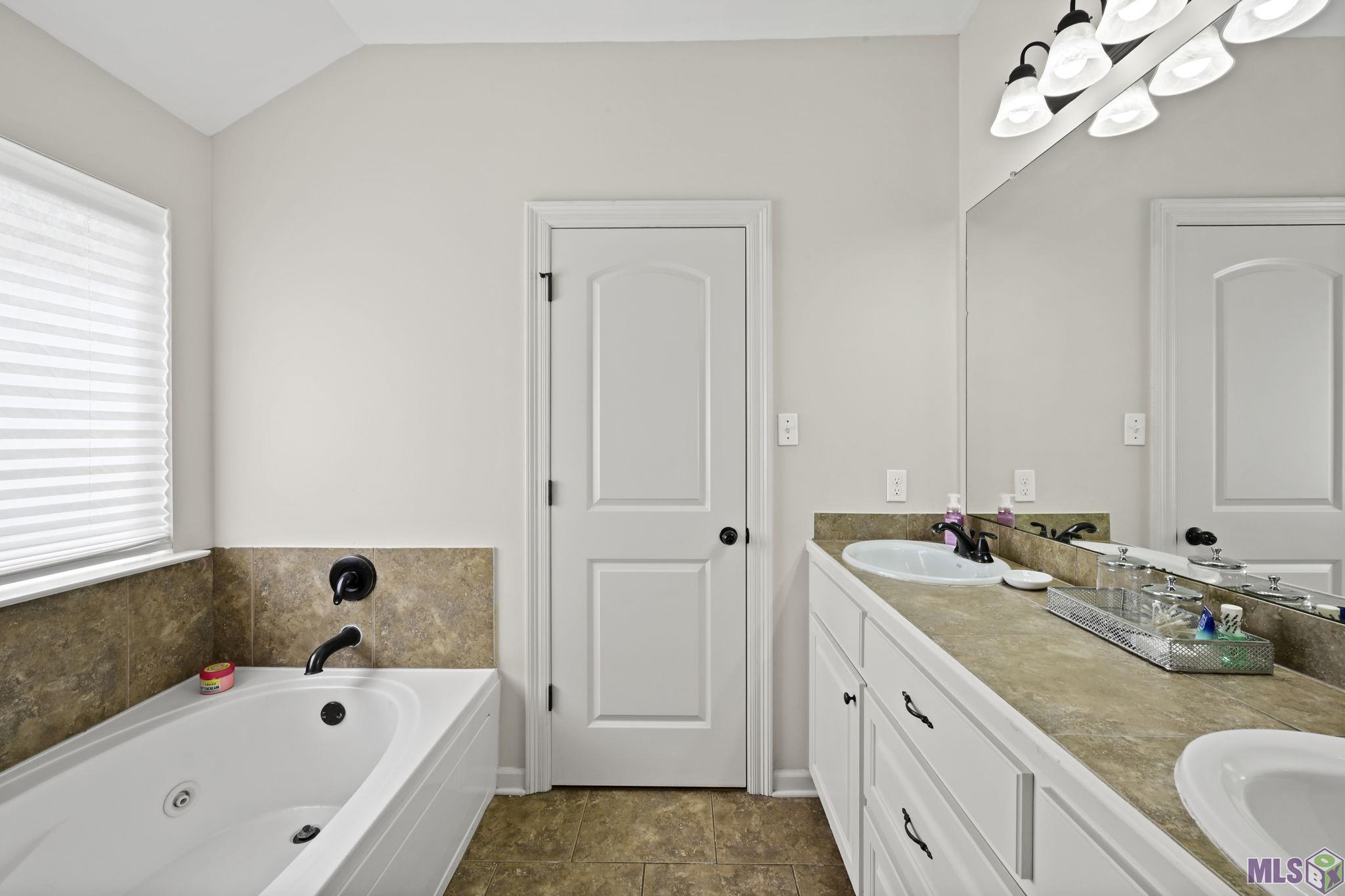 17239 Rue Le Norde Prairieville, LA 70769 - Photo 9 of 20 Gallery Image 9