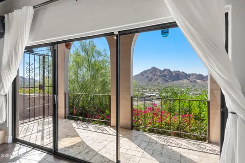 $4,100,000 | 6900 North Highlands Drive, Paradise Valley, AZ 85253