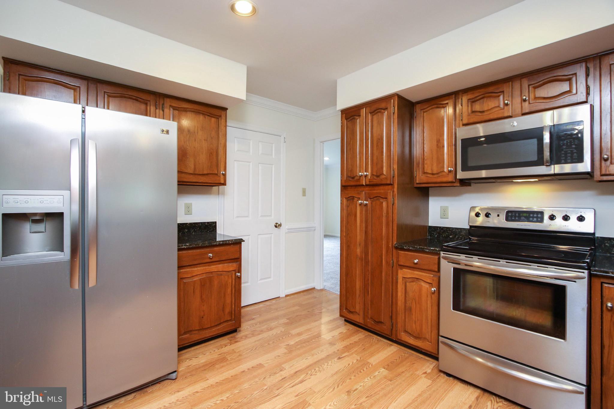 1206 Nottingham Road Westminster, MD 21157 - Photo 12 of 45 Stainless steel appliances