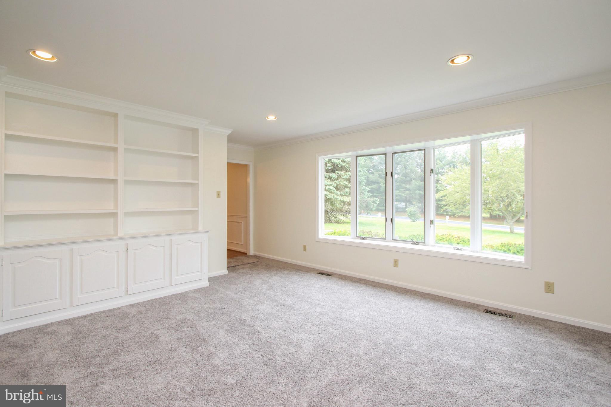 1206 Nottingham Road Westminster, MD 21157 - Photo 6 of 45 Built in cabinets