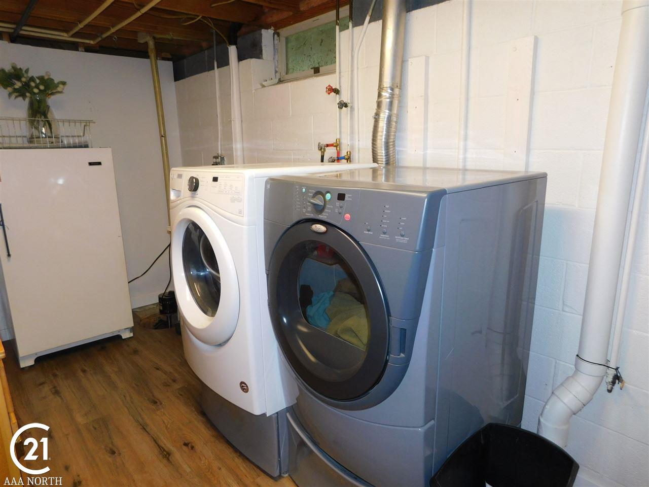 5095 Kidder Road Almont, MI 48003 - Photo 22 of 30 Laundry Area