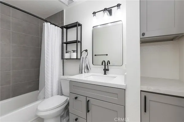 $3,200 | 334 South Walnut Avenue, Brea, CA 92821