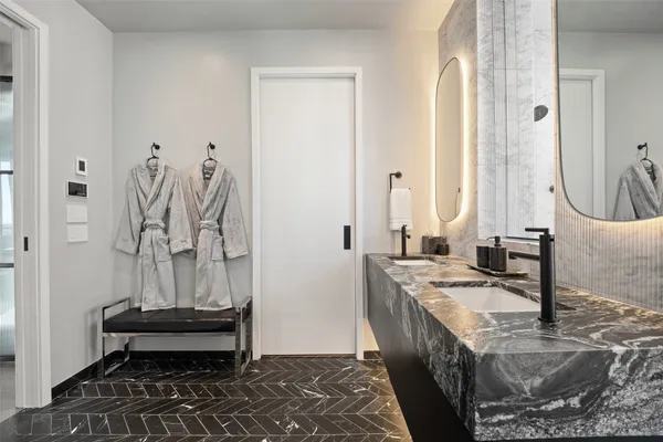 $3,500,000 | 210 Lavaca Street, Unit 2301, Austin, TX 78701