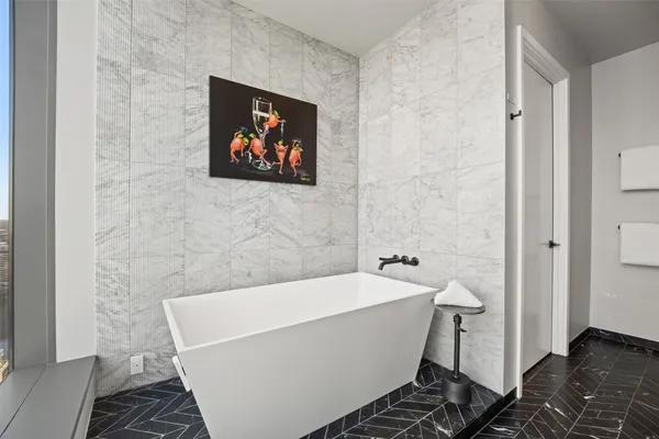 $3,500,000 | 210 Lavaca Street, Unit 2301, Austin, TX 78701