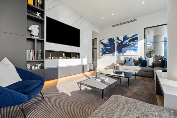 $3,500,000 | 210 Lavaca Street, Unit 2301, Austin, TX 78701