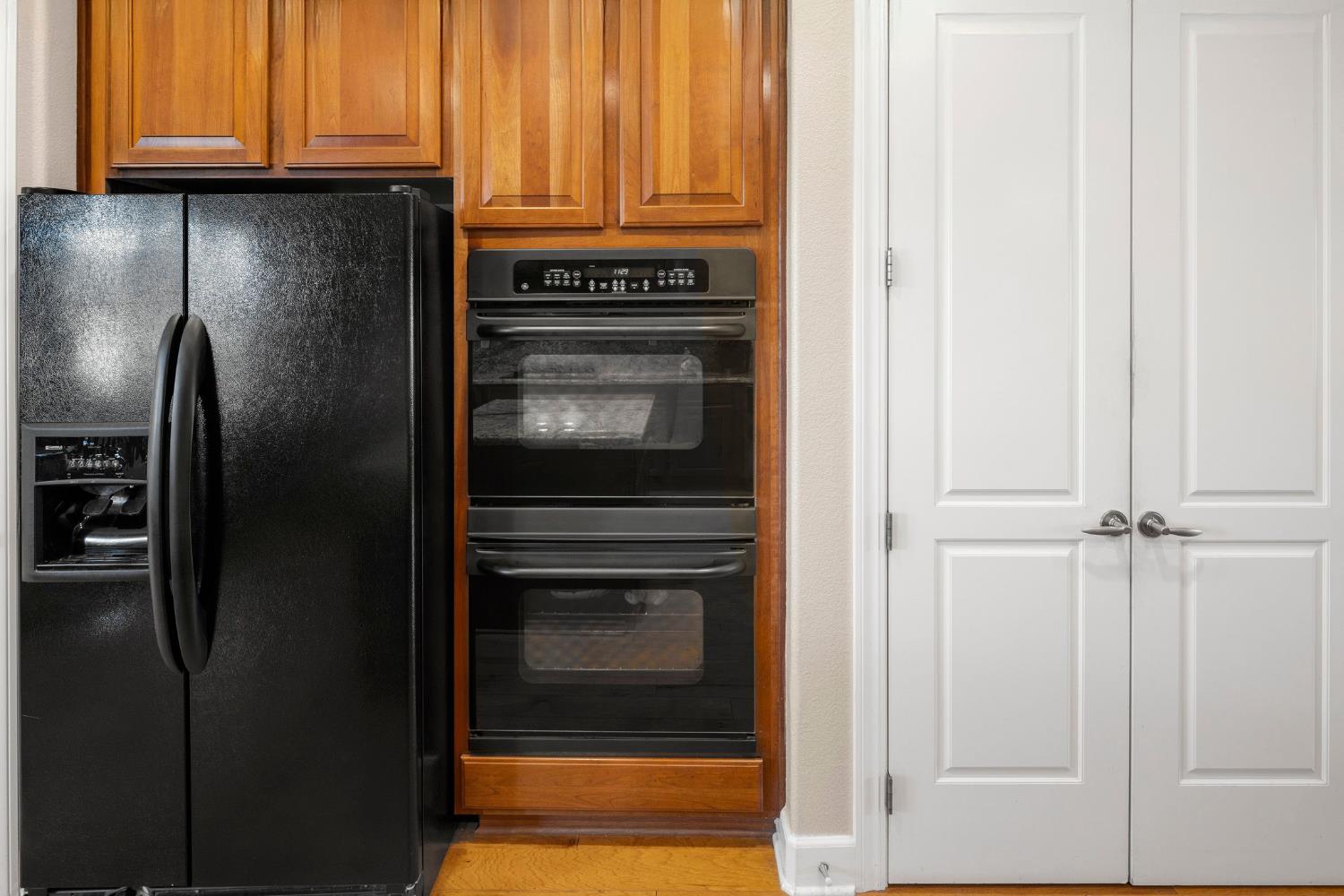 2005 Deep Springs Lane Lincoln, CA 95648 - Photo 14 of 41 Double Door Pantry and Double Ovens