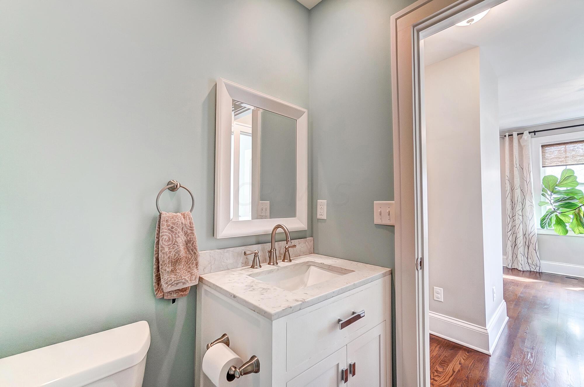 1665 Andover Road Columbus, OH 43212 - Photo 28 of 80 Entry level half bath