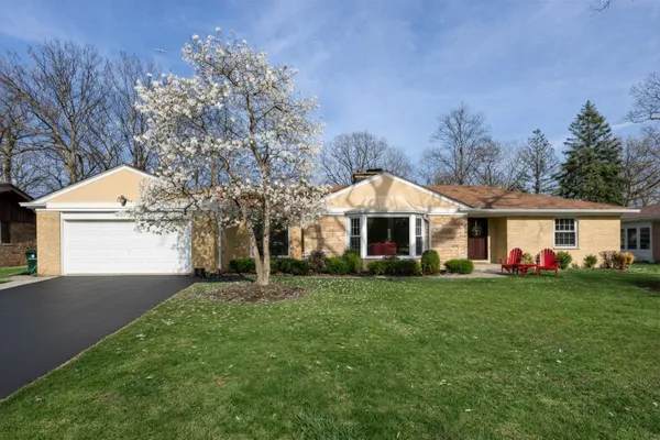 $1,095,000 | 1645 Forest Drive, Glenview, IL 60025