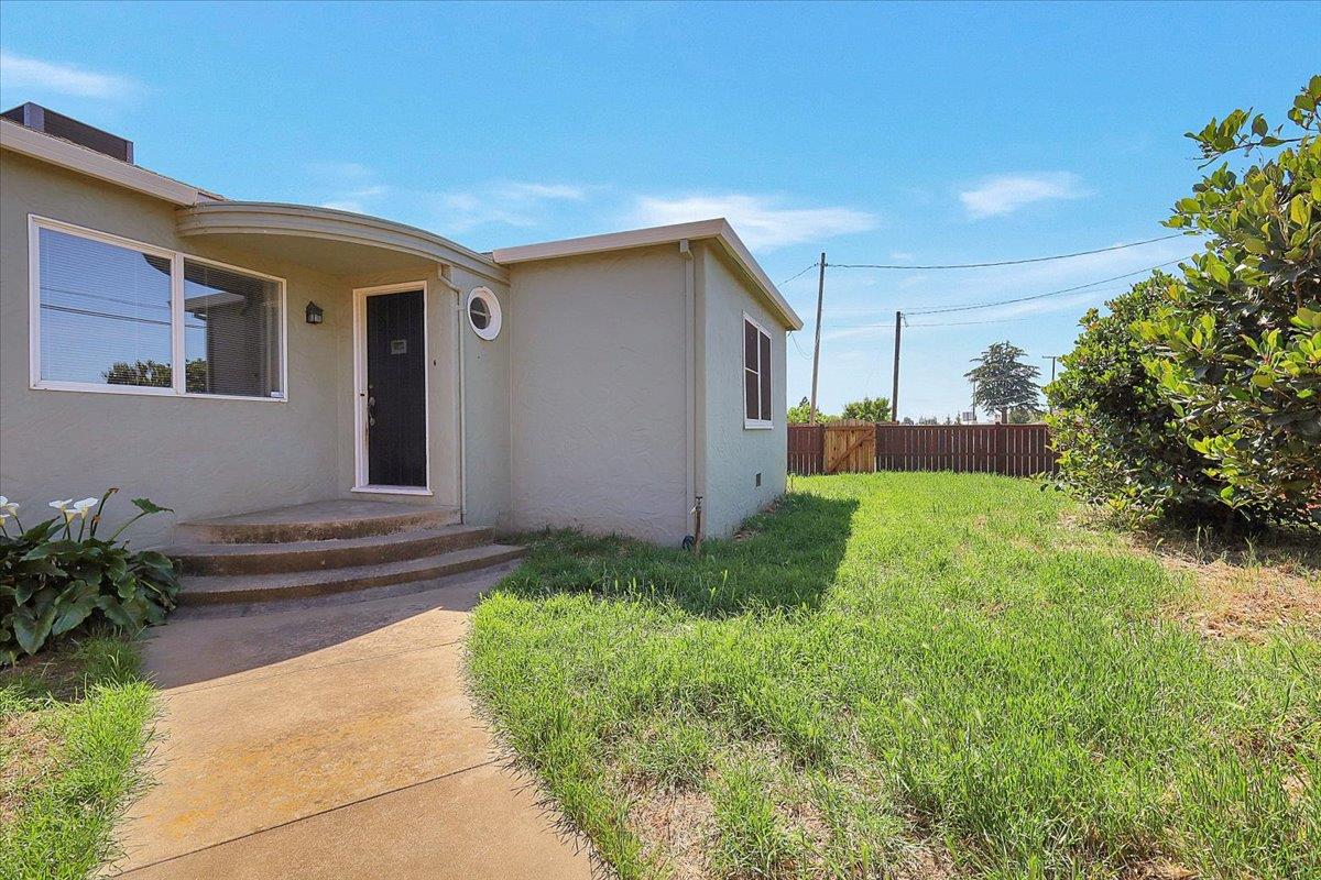 1102 Barry Road Yuba City, CA 95991 - Photo 3 of 88
