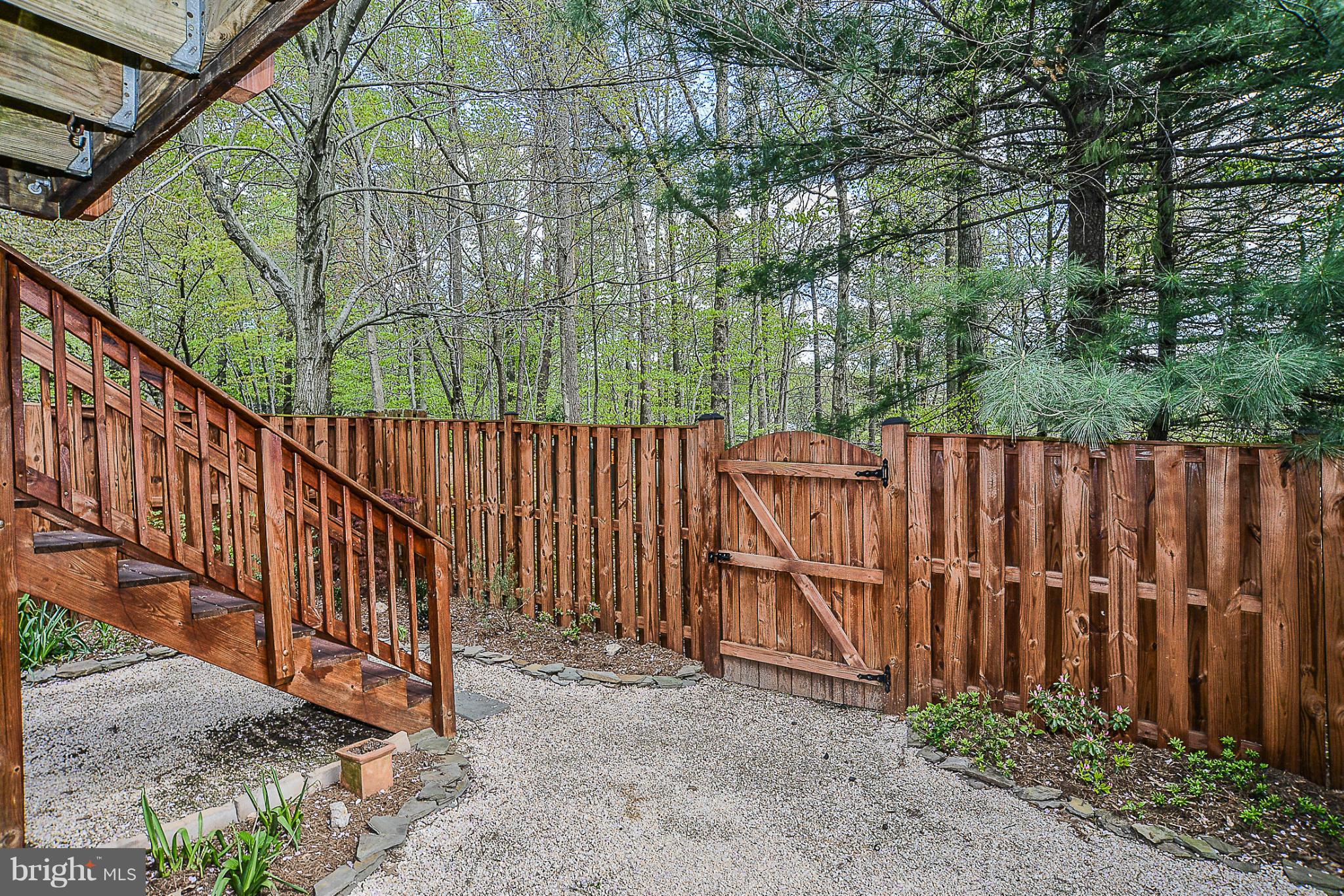 7332 Stream Way Springfield, VA 22152 - Photo 22 of 28 Exterior (Rear)