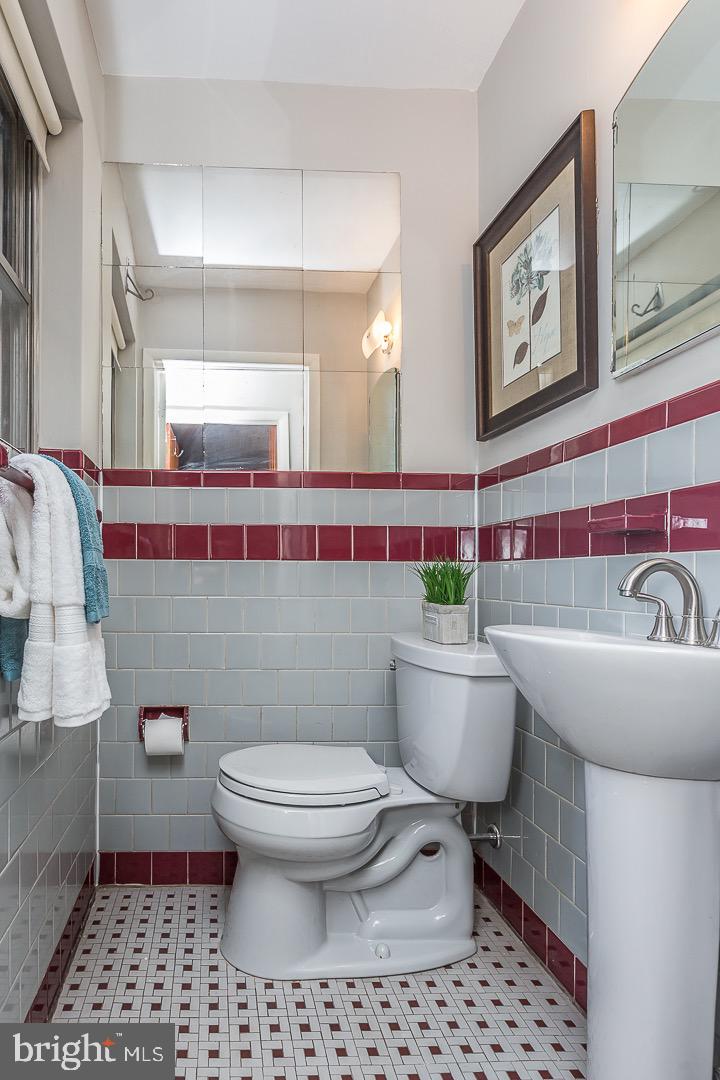 1312 Edgewood Road Havertown, PA 19083 - Photo 11 of 32