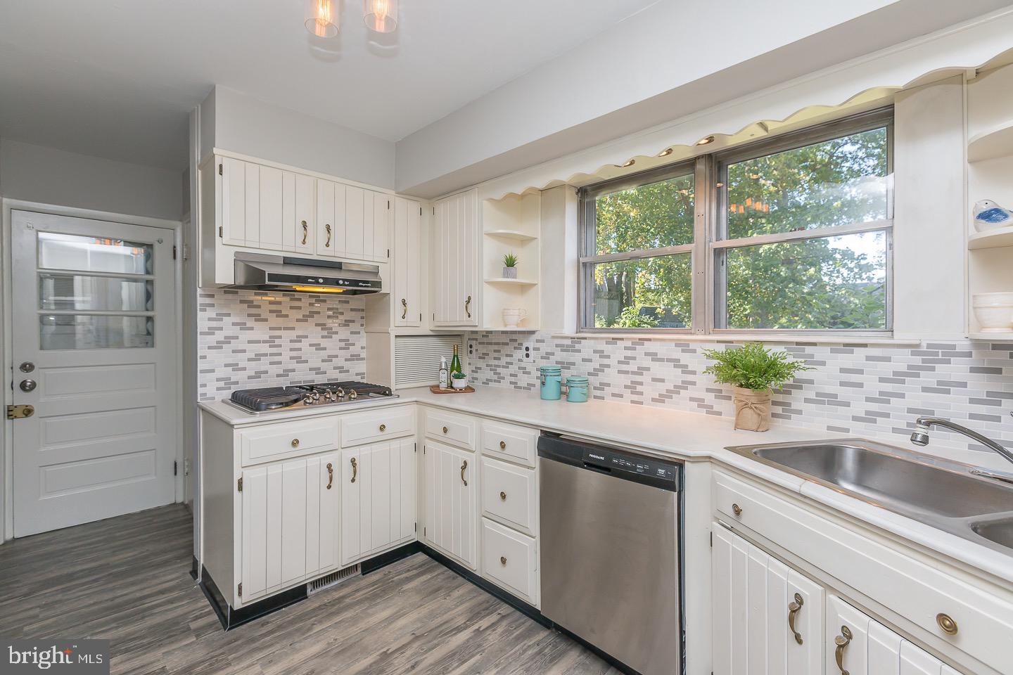 1312 Edgewood Road Havertown, PA 19083 - Photo 8 of 32