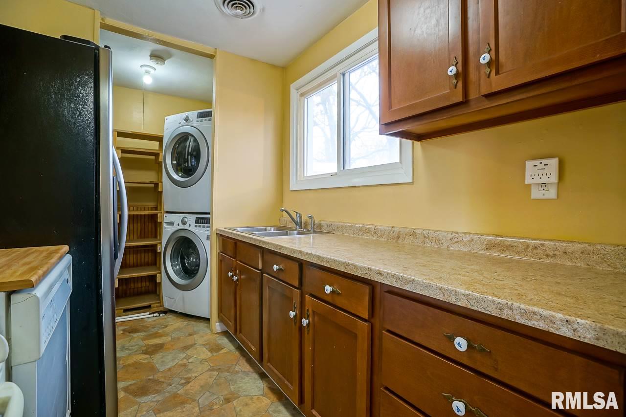 203 Rogers Road Marquette Heights, IL 61554 - Photo 12 of 36 Gallery Image 12