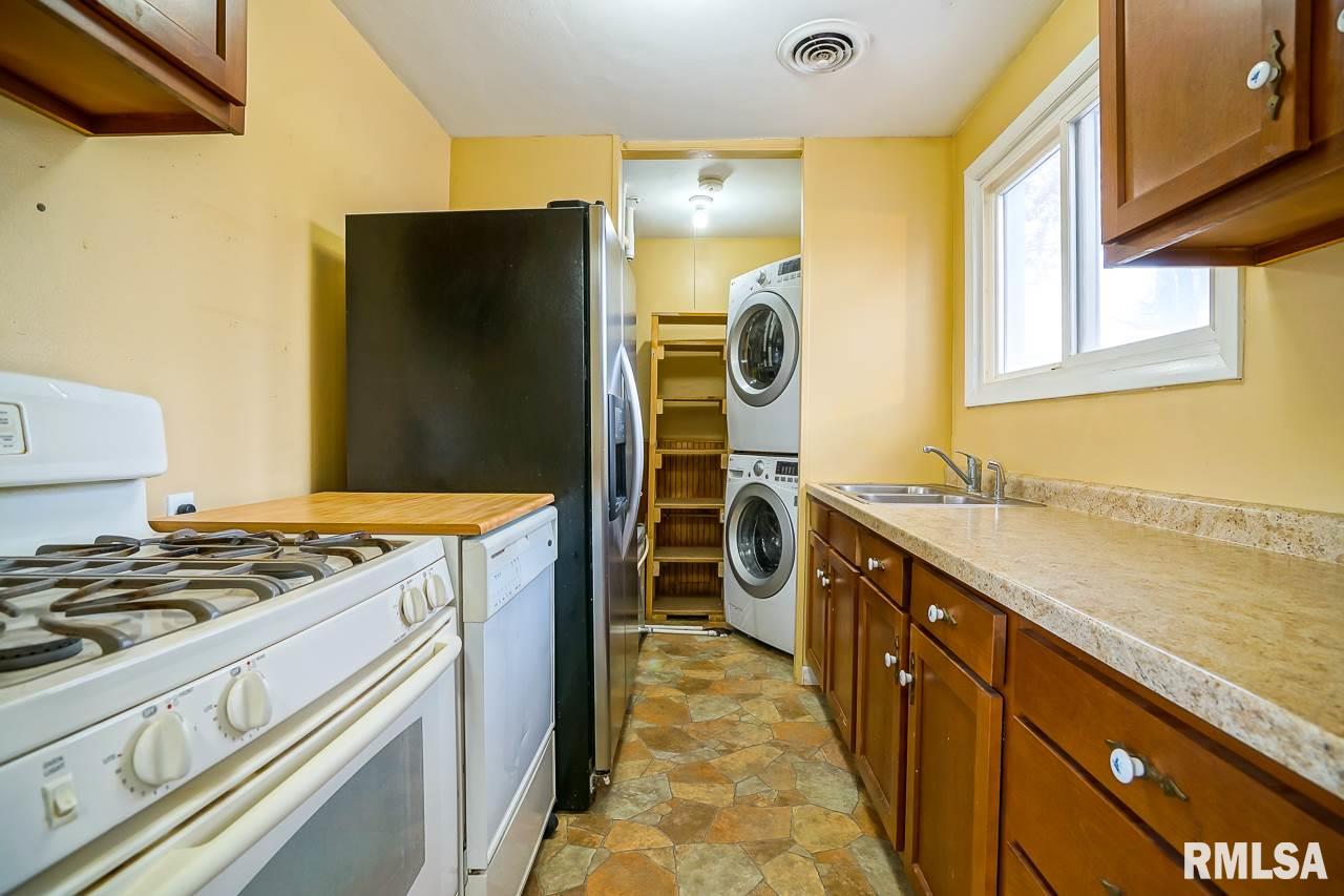 203 Rogers Road Marquette Heights, IL 61554 - Photo 10 of 36 Gallery Image 10