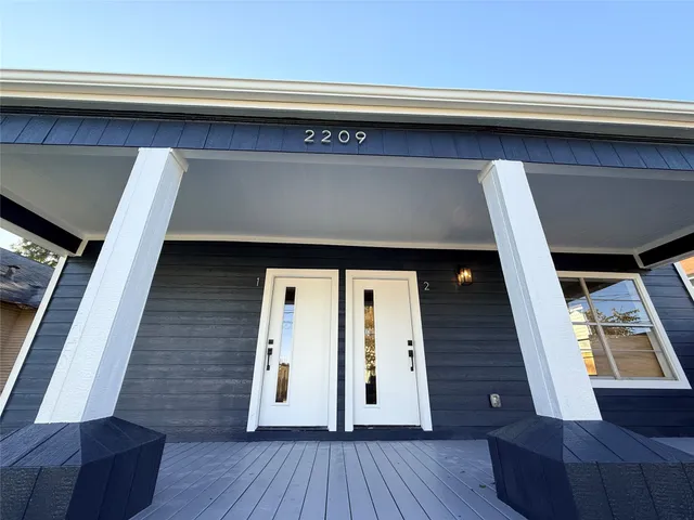 a close view of door